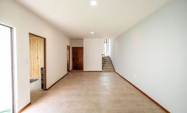 CASA EN PRIVADA CIMERA