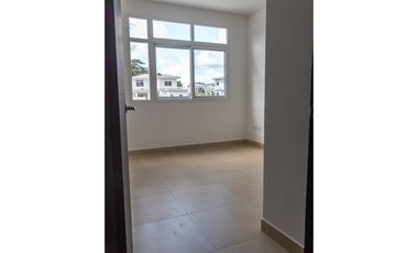 Se vende casa en Senderos Costa Verde, La Chorrera MMM
