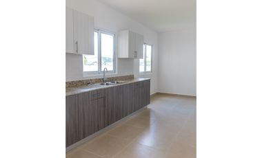Se vende casa en Senderos Costa Verde, La Chorrera MMM