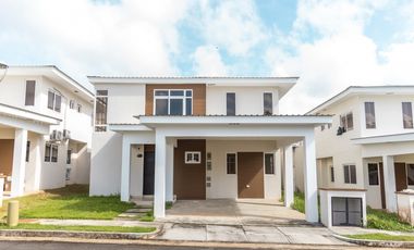 Se vende casa en Senderos Costa Verde, La Chorrera MMM