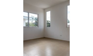 Se vende casa en Senderos Costa Verde, La Chorrera MMM
