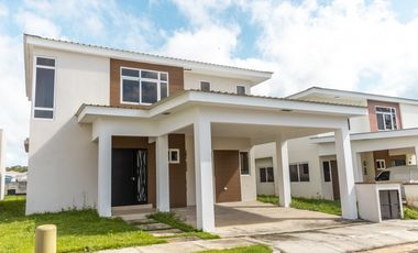 Se vende casa en Senderos Costa Verde, La Chorrera MMM