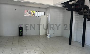 CASA Y LOCAL COMERCIAL EN VENTA FRENTE PLAZA MULCHÉN