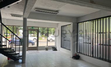 CASA Y LOCAL COMERCIAL EN VENTA FRENTE PLAZA MULCHÉN