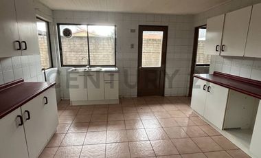 CASA Y LOCAL COMERCIAL EN VENTA FRENTE PLAZA MULCHÉN