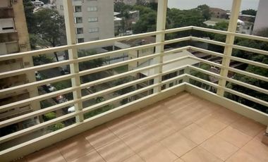 DEPARTAMENTO EN VENTA EN PLENO CENTRO DE LA CIUDAD, EXCELENTE UBICACIÓN.-