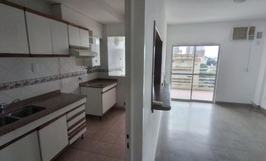 DEPARTAMENTO EN VENTA EN PLENO CENTRO DE LA CIUDAD, EXCELENTE UBICACIÓN.-
