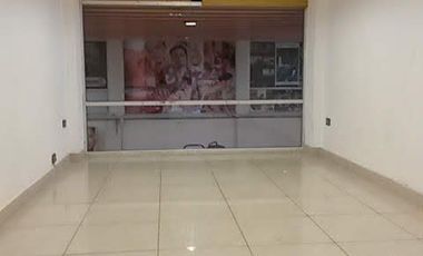 Amplio local en venta - centro comercial Las Vitrinas (J Luna)