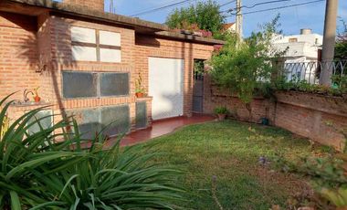 Casa para 2 Familias en venta en Ezpeleta Este