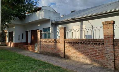 Casa para 2 Familias en venta en Ezpeleta Este