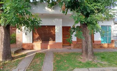 Casa para 2 Familias en venta en Ezpeleta Este