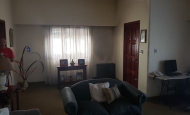 Casa PH en venta en Sarandi Oeste