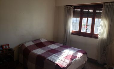 Casa PH en venta en Sarandi Oeste