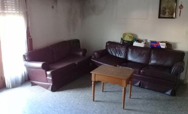 AMPLIO DEPARTAMENTO DE 3 AMBIENTES EN PLANTA ALTA.