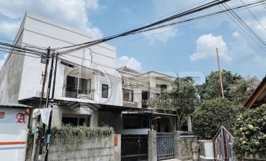 Rumah Induk Apartment 1 BR style + 5 Kost Dijual Jogja Exclusive pinggir jl Lebar dkt UGM