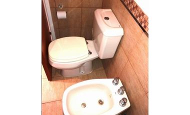 CHALET DE 3 AMBIENTES C/ COCHERA MAS Dto DE 2 AMB C/ BALCON A LA CALLE