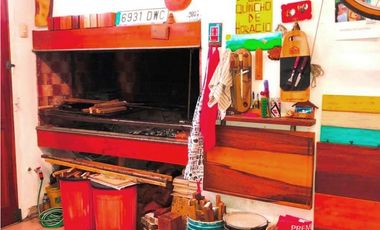 CHALET DE 3 AMBIENTES C/ COCHERA MAS Dto DE 2 AMB C/ BALCON A LA CALLE