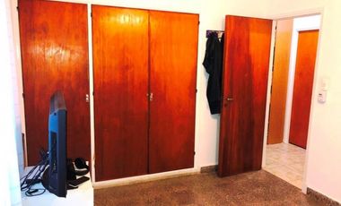 CHALET DE 3 AMBIENTES C/ COCHERA MAS Dto DE 2 AMB C/ BALCON A LA CALLE