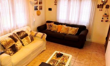 CHALET DE 3 AMBIENTES C/ COCHERA MAS Dto DE 2 AMB C/ BALCON A LA CALLE