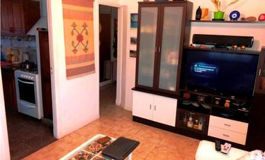 CHALET DE 3 AMBIENTES C/ COCHERA MAS Dto DE 2 AMB C/ BALCON A LA CALLE