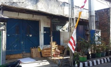 Rumah di Petemon Hitung Tanah, Cocok untuk segala usaha
