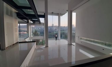 Espectacular residencia nueva única en Bosque Real