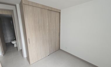 apartamento en arriendo en la cuenca. Cod A512590