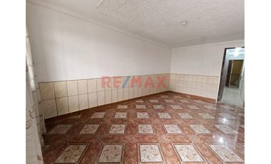 Se Vende Casa De 3 Pisos En Huascar. San Juan De Lurigancho