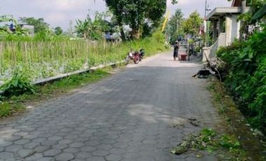 DIJUAL RUMAH BERKELAS DI SLEMAN DENGAN PRIVATE POOL