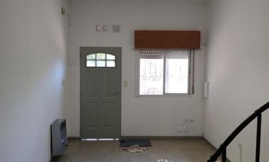 Excelente duplex 2 amb con patio y parrilla