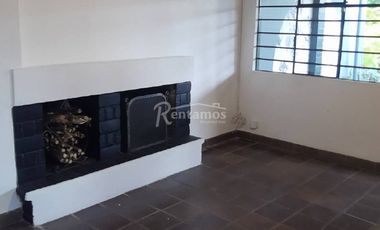 casa en arriendo en loma del chocho. Cod A776536