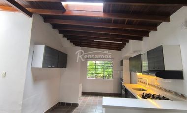 casa en arriendo en loma del chocho. Cod A776536