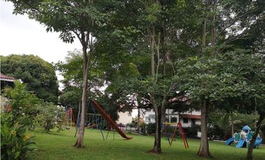 CASA ALBROOK UN PISO  2 APARTAMENTOS