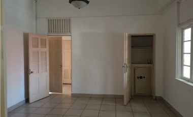 CASA ALBROOK UN PISO  2 APARTAMENTOS