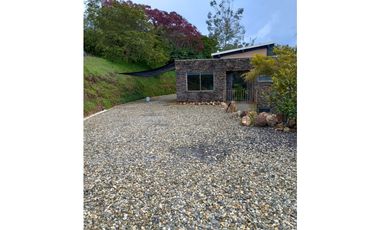 VENTA FINCA  1250/211 mts2 en guarne 5 minutos de la autopista Med-Bog