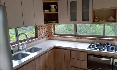 VENTA FINCA  1250/211 mts2 en guarne 5 minutos de la autopista Med-Bog