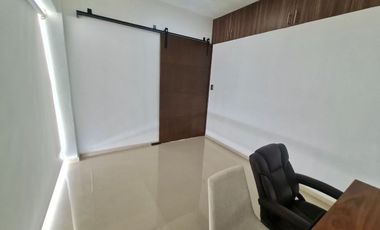 Hermosa y Espaciosa Casa en Privada