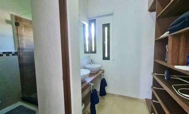 Hermosa y Espaciosa Casa en Privada