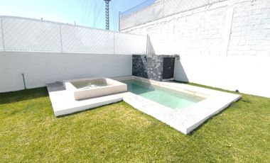 Casa en VENTA  con alberca , jacuzzi y amplio jardín en OAXTEPEC,MORELOS