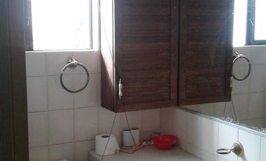 Casa en venta. 4d más servicios. Lo Barnechea