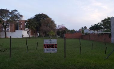 ESPECTACULAR TERRENO EN UNO DE LOS BARRIOS MÁS PINTORESCOS DE POSADAS – A PASOS DE PUERTO LAUREL.-