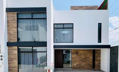 HERMOSA CASA EN VENTA CON AMPLIO JARDIN EN CUAUTLANCINGO PUEBLA