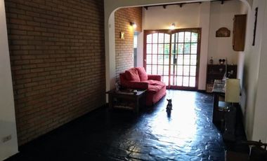 Chalet en venta en Castelar Sur