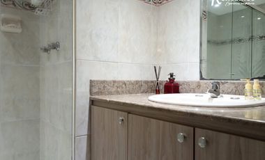 apartamento en venta en aguacatala. Cod V775111