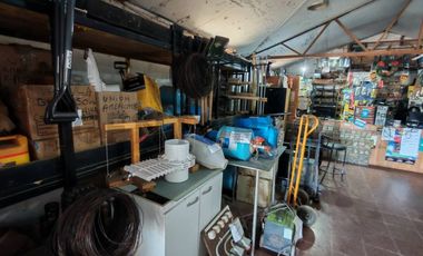 Se vende terreno en Viluco con ferretería