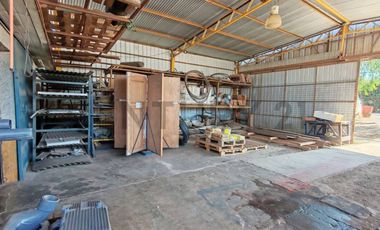 Se vende terreno en Viluco con ferretería