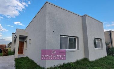 Casa en Venta y alquiler en San Ramiro, Pilar del Este