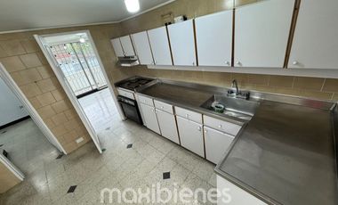 casa en arriendo en florida nueva. Cod A67433
