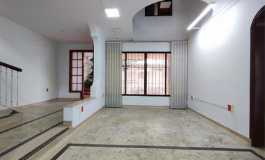 casa en arriendo en el rosal. Cod A27410