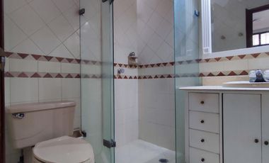 casa en arriendo en el rosal. Cod A27410